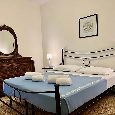 Monterosso Old Apartment